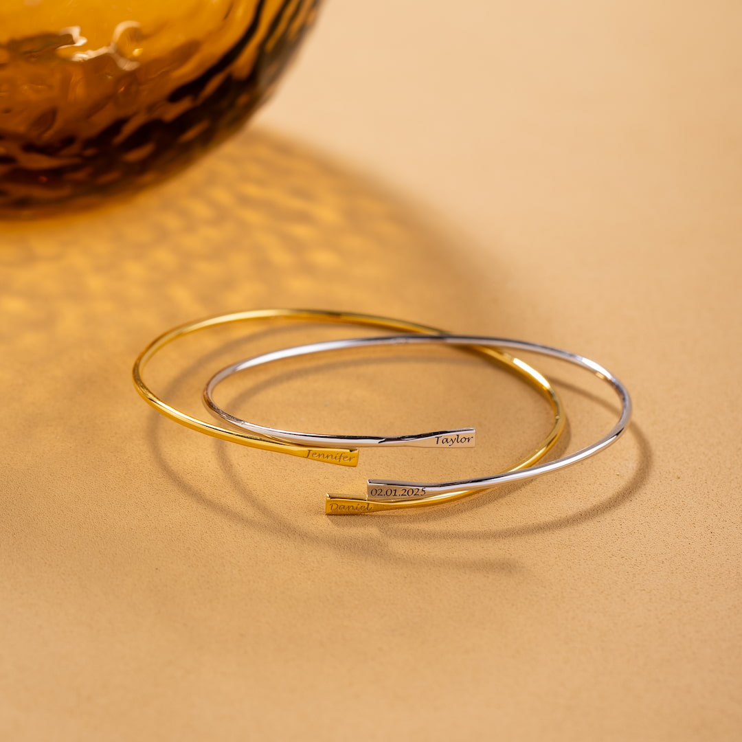 Engraved bracelet for mothers day