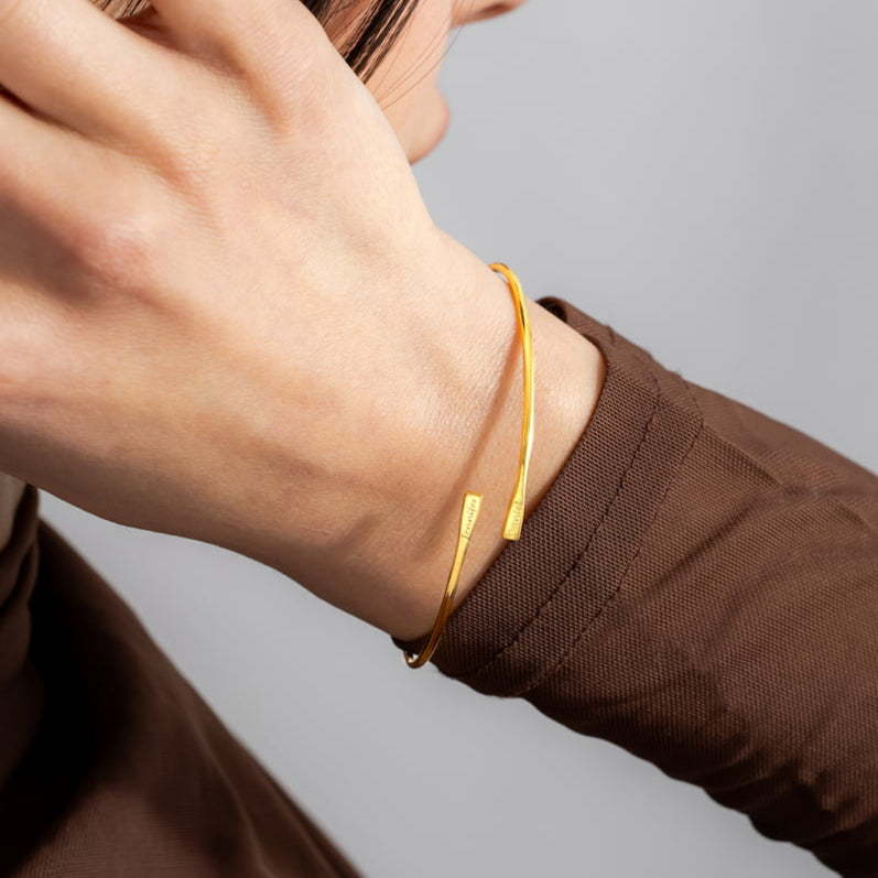Minimalist bracelet for mothers day