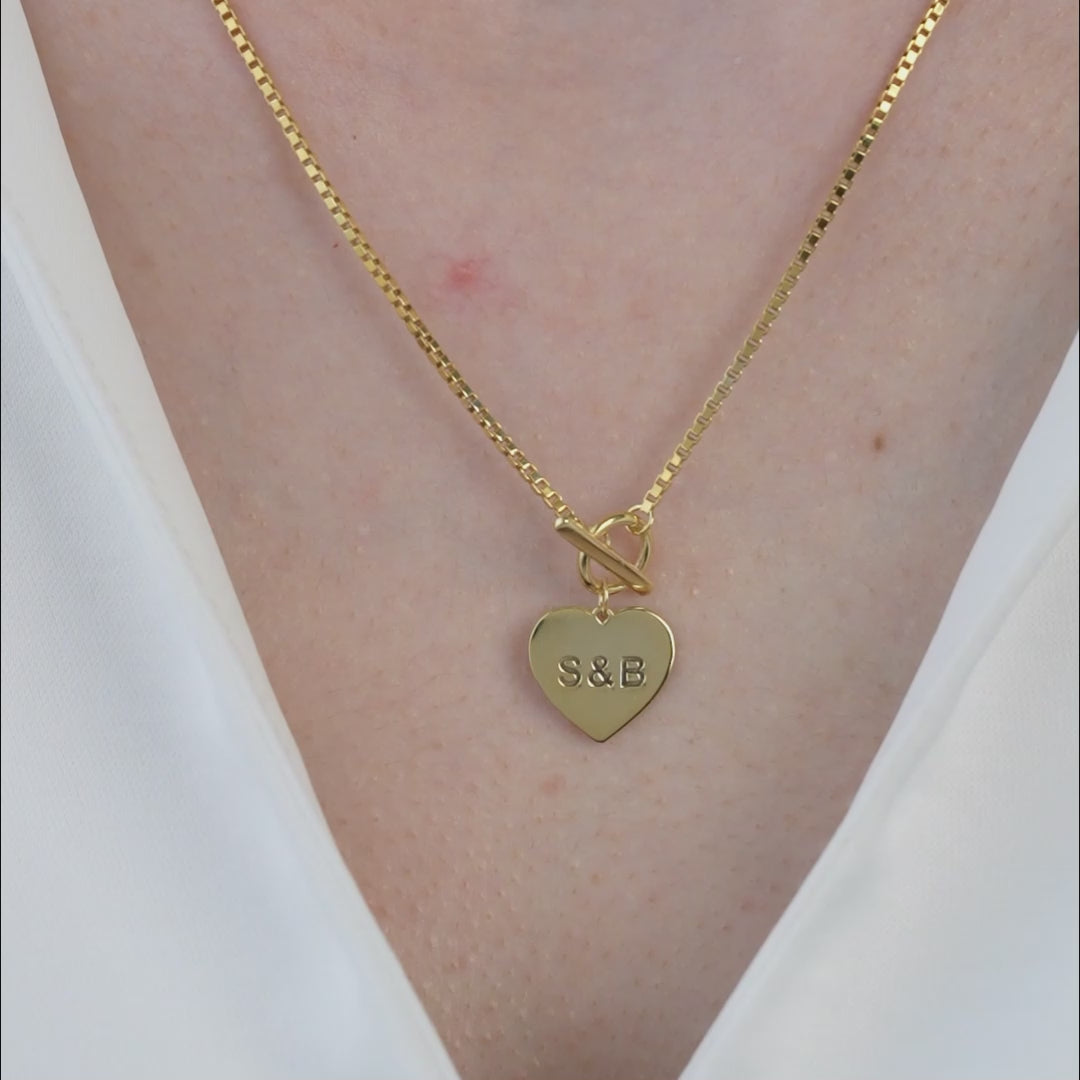 Video of the engraved heart toggle necklace