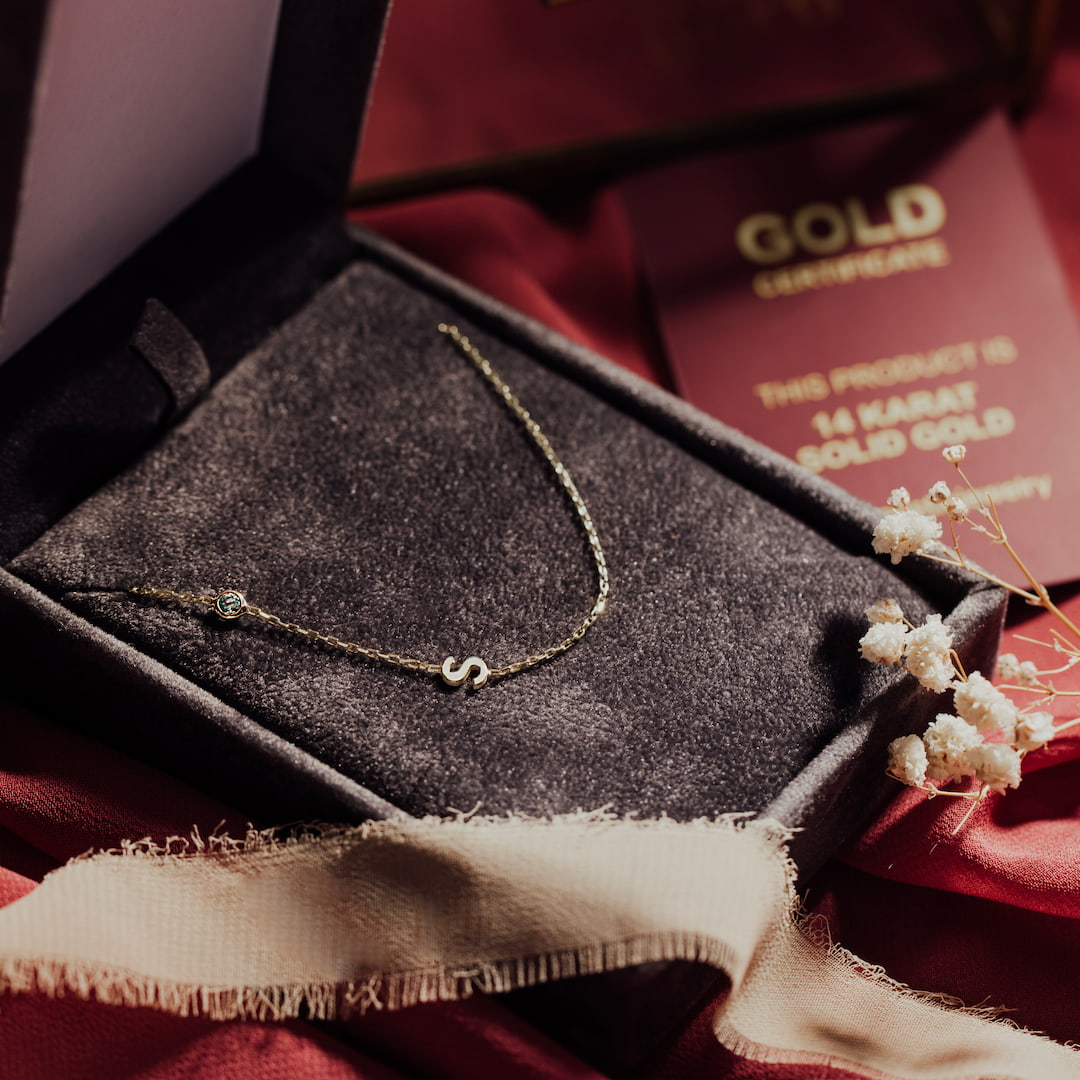 Elegant Velvet Cover Gift Box