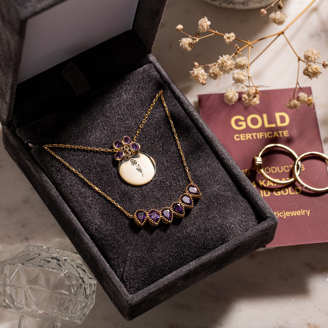 Elegant Velvet Cover Gift Box
