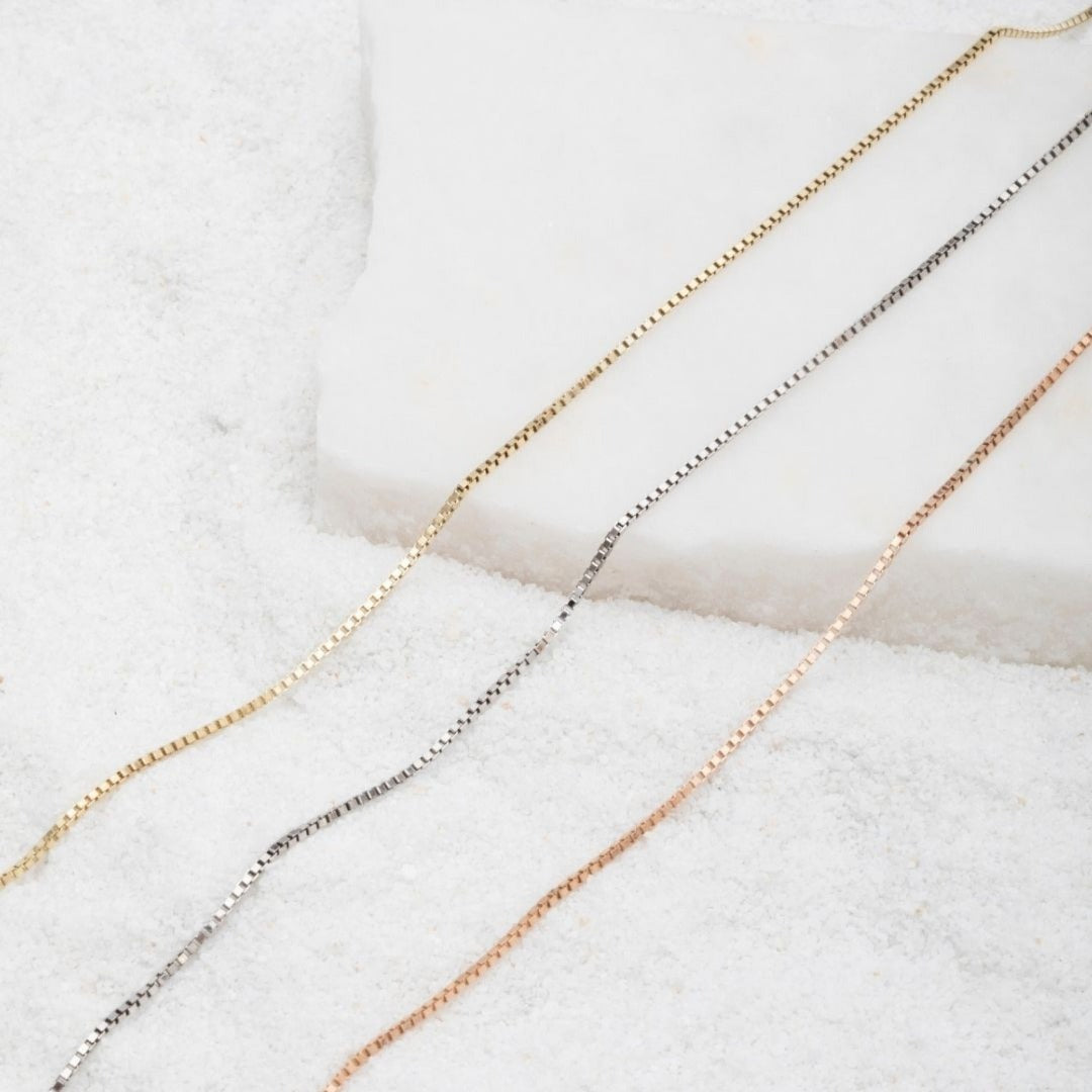 Gold necklace, Gifts For Mom, Christmas Gift, Birthday gift, Mothers’ day gift, gift for her, Wife gifts, Minimalist necklace, cute gift, dainty necklace, minimalist gift, Christmas sale, bridesmaids gift, Christmas holiday gift for her, Valentine’s day gift for her, excellent gift to mom, Minimalist looking necklace, chain necklace, box chain necklace